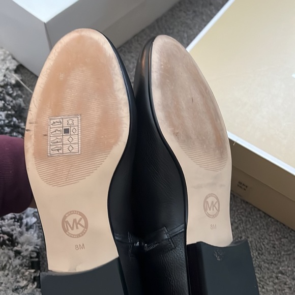 Barely use Michael kors maisie flat bootie leather - Picture 3 of 3